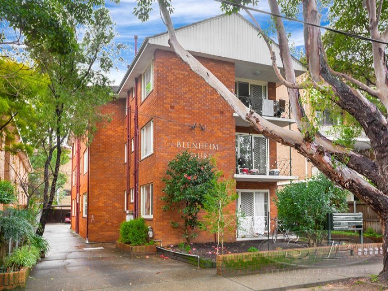 2/11 Russell Street, Strathfield